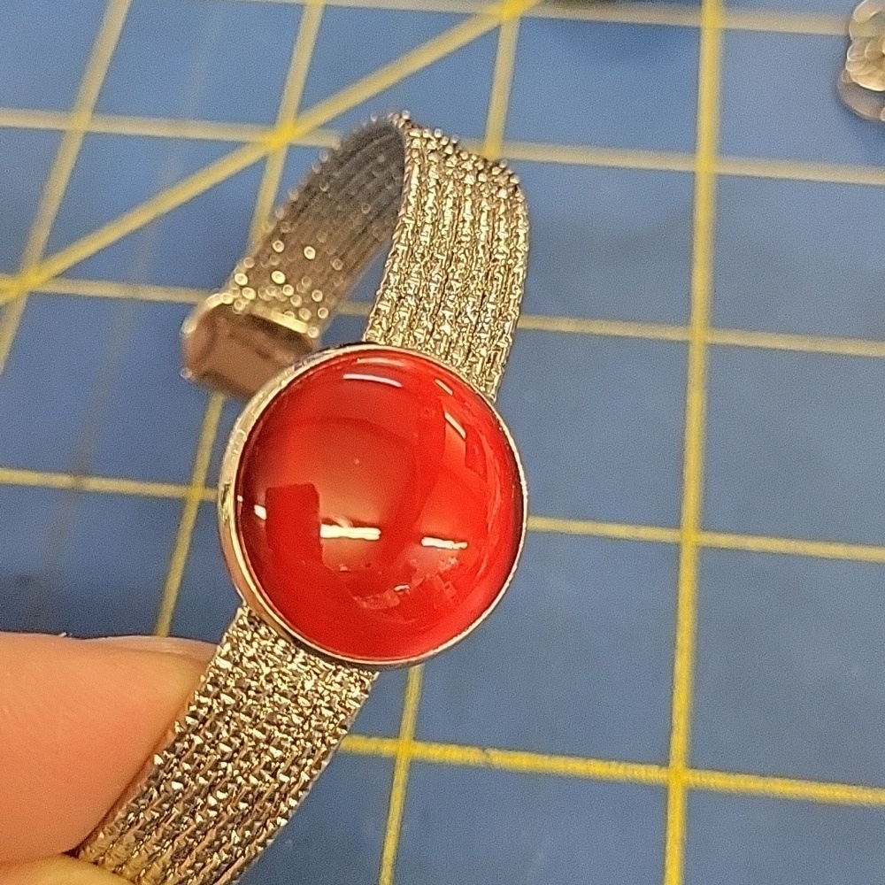 Ombre Red Circle Stone Silver Tone 9" Bracelet